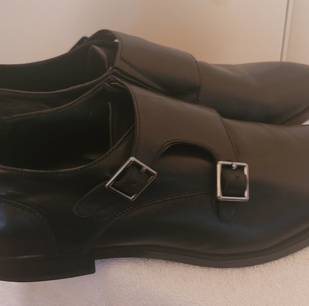 Mens dress shoes
